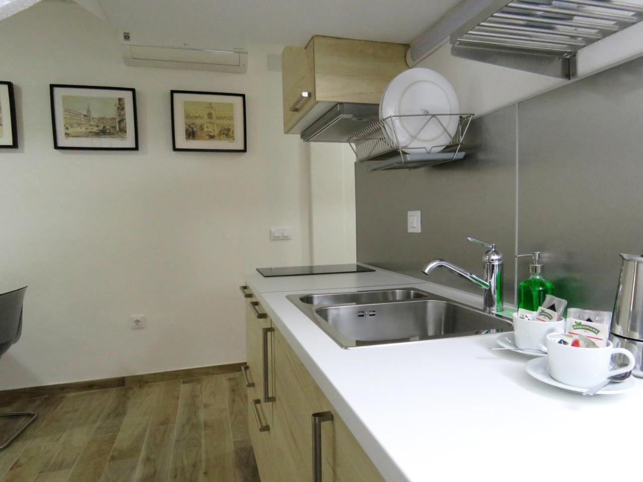 Living Sevilla Apartments Hercules Exterior photo